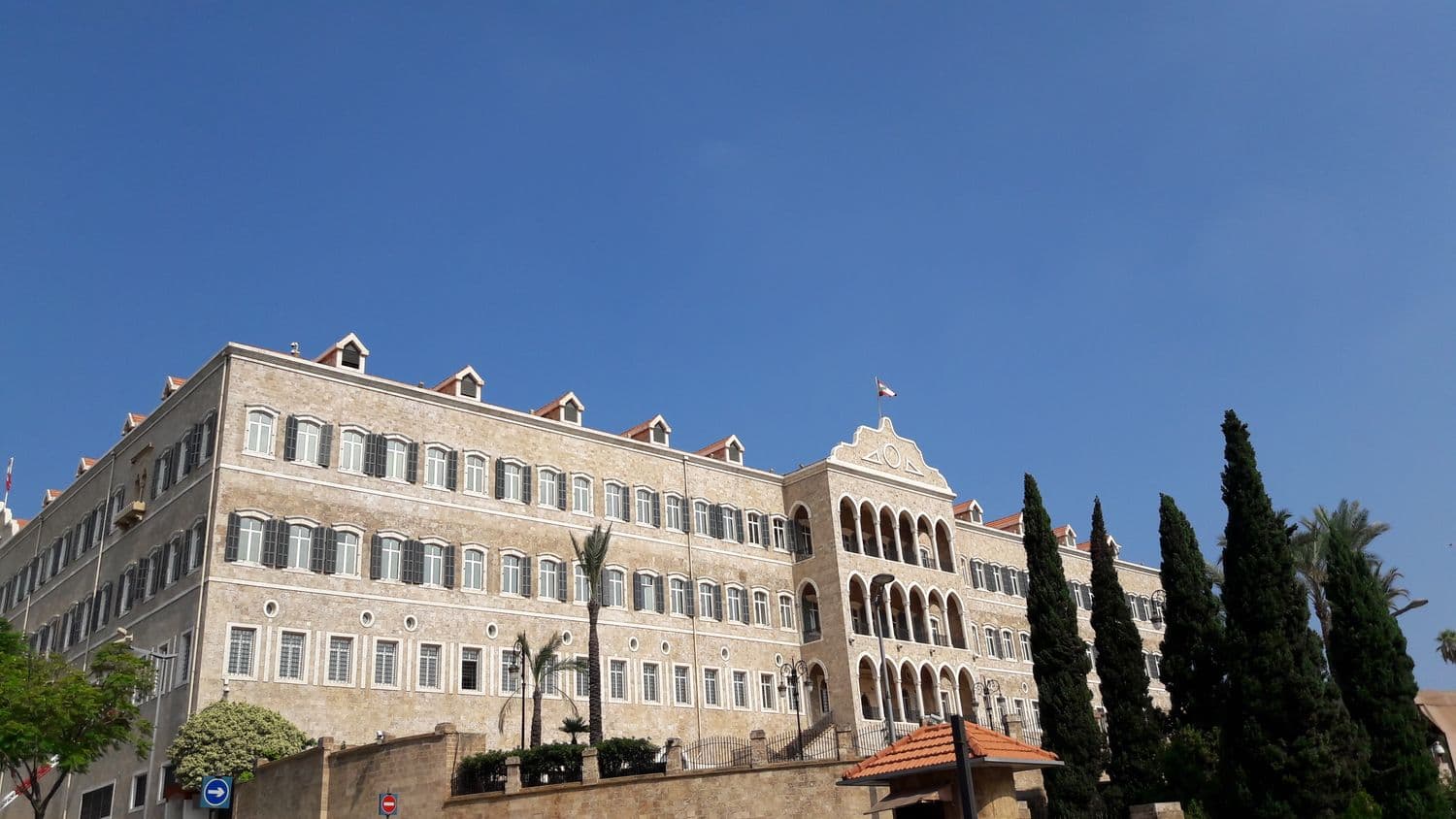 بيان باريس: دعمٌ سعوديّ فرنسيّ لسيادة لبنان وانسحابٍ إسرائيليّ كامل