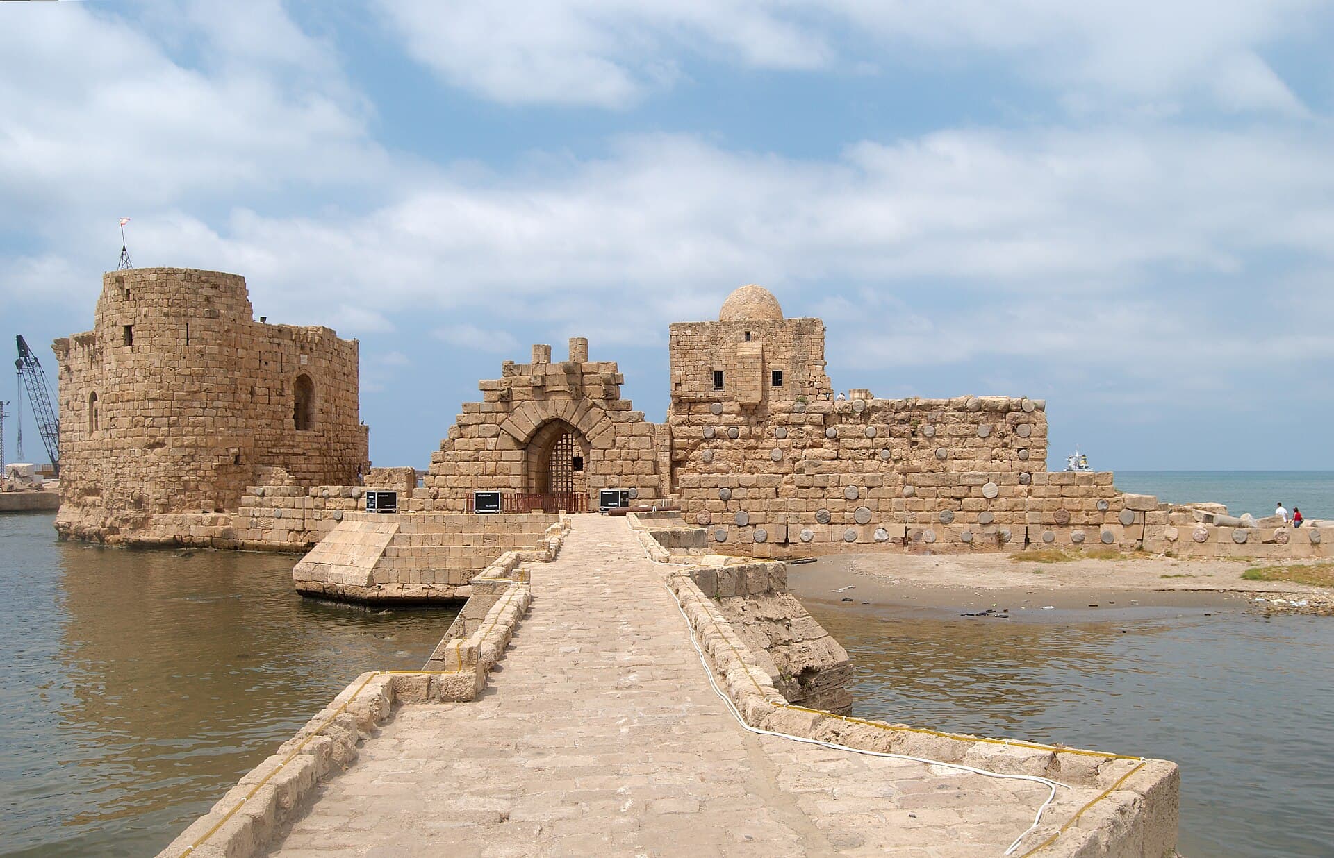 علي الطاهر عقدة التسوية: عزّ الدين يقفل باب التسليم وكليرفيلد يبحث عن مخرج في الجنوب